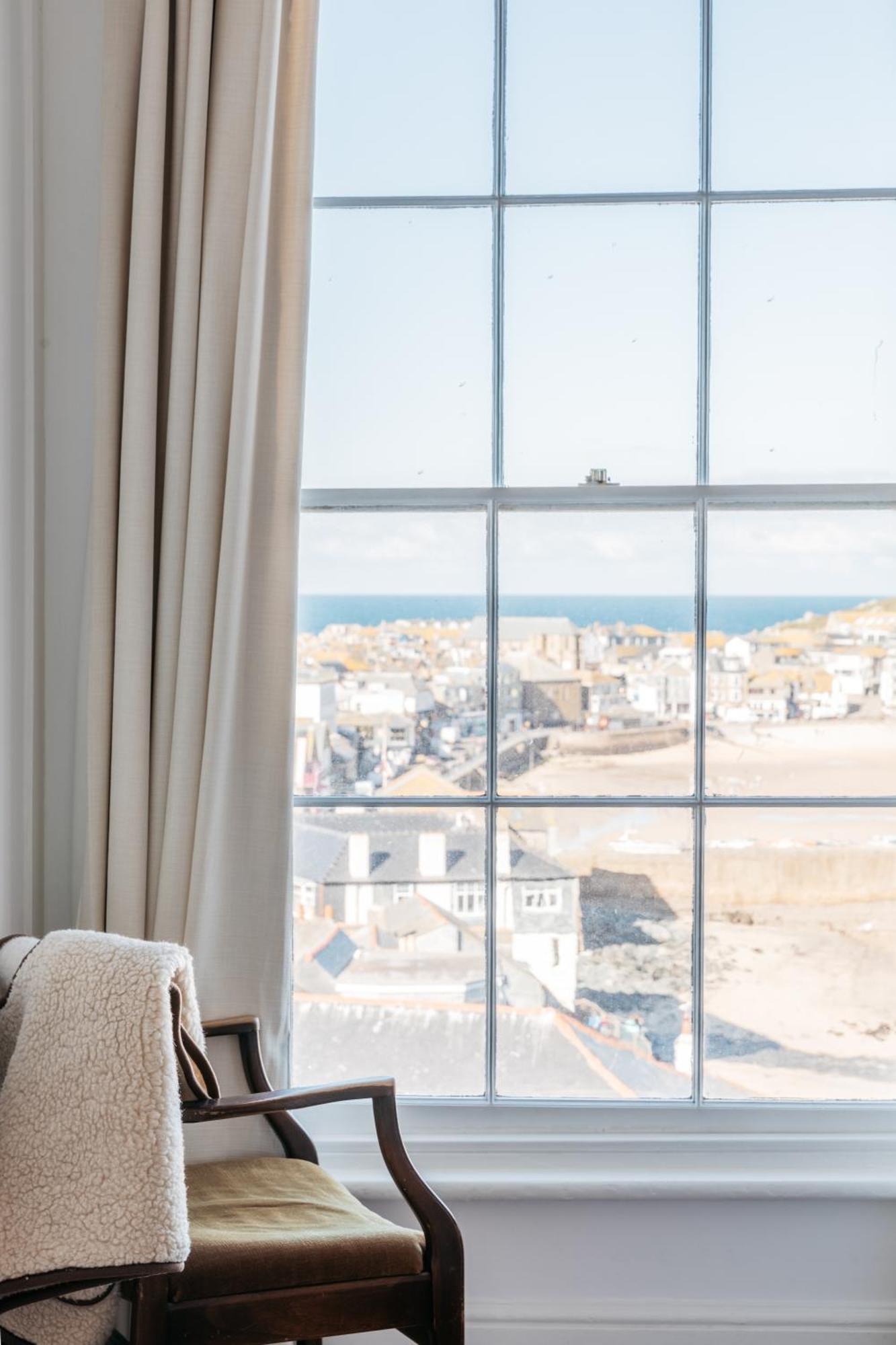 Room 3: Twin with Harbor View